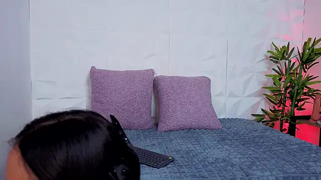 AuroraLanee  online show from 11.10.25