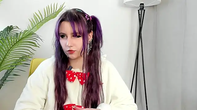 Snapshot of KishaRowsey chatting on 11.07.25 KishaRowsey online show from 11.07.25