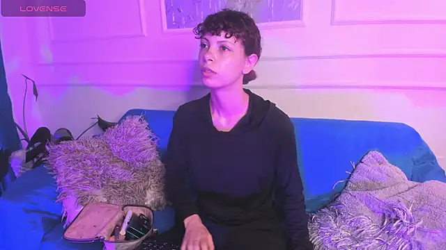 Snapshot of AliceMadnes chatting on 02.17.26 AliceMadnes online show from 02.17.26