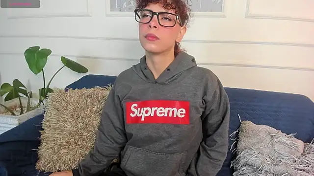 Snapshot of AliceMadnes chatting on 03.11.26 AliceMadnes online show from 03.11.26