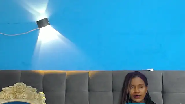 Aliis Love online show from 11.18.25