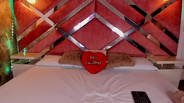 Lily Queen30 online show from 12.14.25