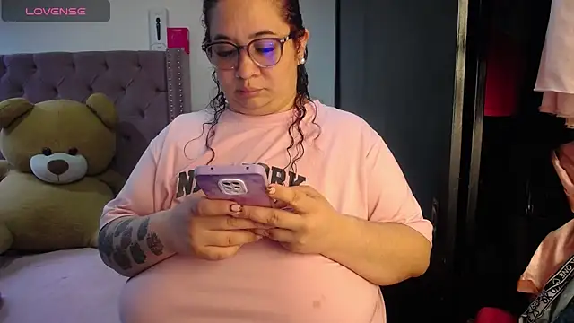 Snapshot of kattybbwbigboobs_ chatting on 06.08.26 kattybbwbigboobs online show from 06.08.26