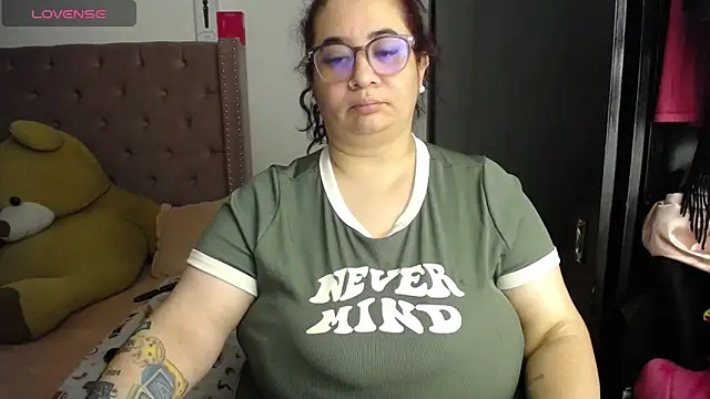 Snapshot of kattybbwbigboobs_ chatting on 06.10.26 kattybbwbigboobs online show from 06.10.26