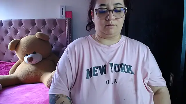 Snapshot of kattybbwbigboobs_ chatting on 06.19.26 kattybbwbigboobs online show from 06.19.26