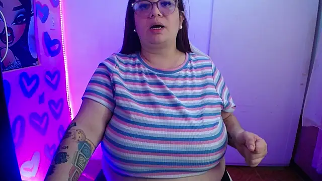 Snapshot of kattybbwbigboobs_ chatting on 07.15.26 kattybbwbigboobs online show from 07.15.26