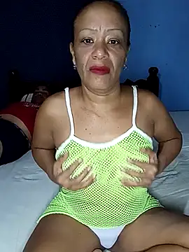 Snapshot of CUTE_V_LOVE chatting on 12.02.25 CUTE V LOVE online show from 12.02.25