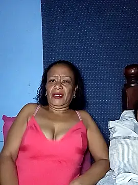 Snapshot of CUTE_V_LOVE chatting on 12.04.25 CUTE V LOVE online show from 12.04.25