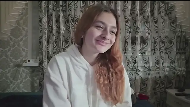 Snapshot of SweetLiaison chatting on 12.20.25 SweetLiaison online show from 12.20.25