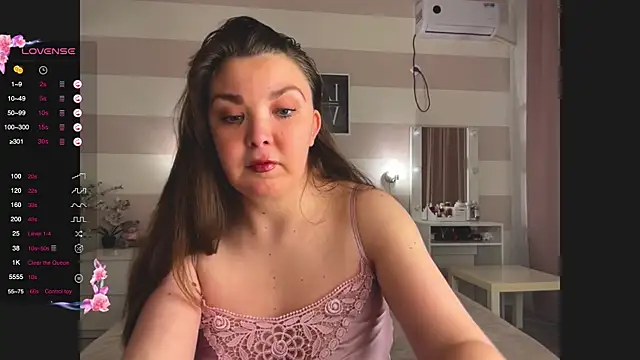 liliaMaivis online show from 11.13.25