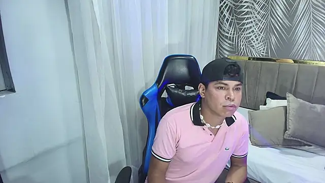 Snapshot of latingentx_vc chatting on 11.08.25 latingentx vc online show from 11.08.25