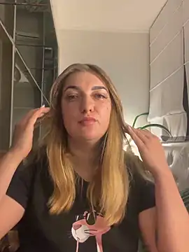 Snapshot of Avila_aa chatting on 11.12.25 Avila aa online show from 11.12.25