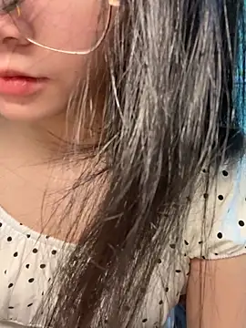 Snapshot of Lynn-122 chatting on 11.16.25 Lynn-122 online show from 11.16.25