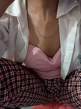 Snapshot of Lynn-122 chatting on 04.03.26 Lynn-122 online show from 04.03.26