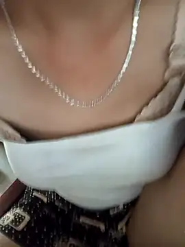 Snapshot of Lynn-122 chatting on 04.06.26 Lynn-122 online show from 04.06.26