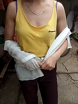 Snapshot of Lynn-122 chatting on 04.07.26 Lynn-122 online show from 04.07.26