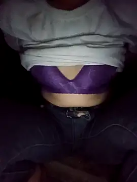 Snapshot of Lynn-122 chatting on 04.09.26 Lynn-122 online show from 04.09.26