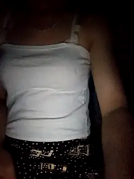 Snapshot of Lynn-122 chatting on 04.11.26 Lynn-122 online show from 04.11.26