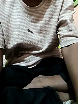 Snapshot of priyanka-rani1 chatting on 11.08.25 priyanka-rani1 online show from 11.08.25