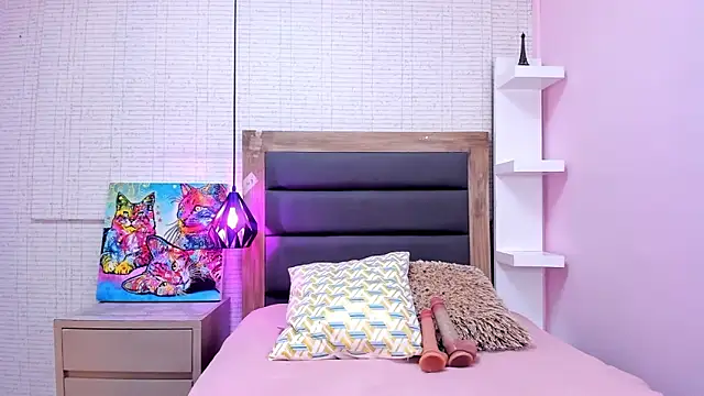 Snapshot of IRENNEBLAZER chatting on 02.04.26 IRENNEBLAZER online show from 02.04.26