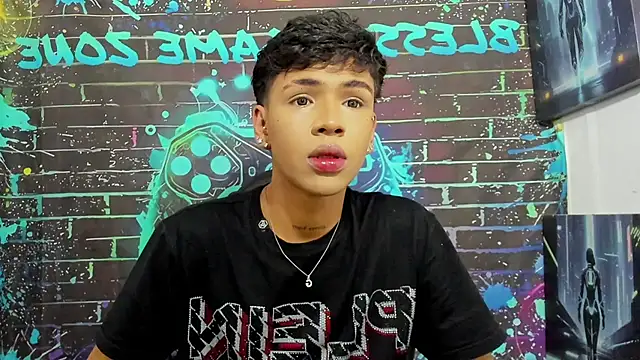 Snapshot of Timmy_Kiing_ chatting on 08.08.26 Timmy Kiing online show from 08.08.26