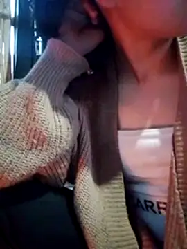 Snapshot of Yumiik2kk chatting on 11.16.25 Yumiik2kk online show from 11.16.25