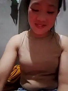 Snapshot of Yumiik2kk chatting on 11.17.25 Yumiik2kk online show from 11.17.25