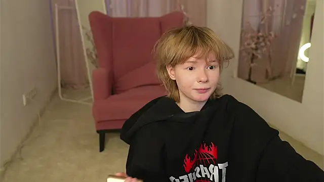 miccka   online show from 11.09.25