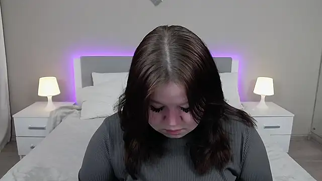 EvaNova  online show from 12.17.25