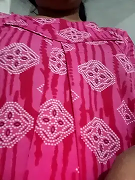 Snapshot of LOVE_FI95 chatting on 11.26.25 LOVE FI95 online show from 11.26.25