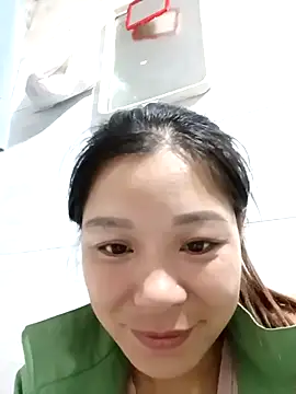 Lyla john online show from 12.21.25