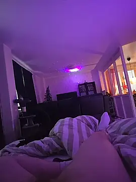 Snapshot of naughtyswecouple chatting on 11.08.25 naughtyswecouple online show from 11.08.25