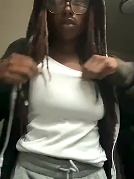 Snapshot of tj022025 chatting on 11.08.25 tj022025 online show from 11.08.25