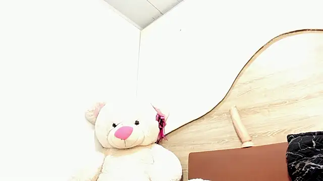 AMARA BRUNET online show from 11.21.25