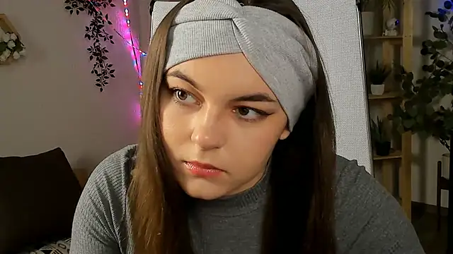 FrancescaCavaliere online show from 11.25.25