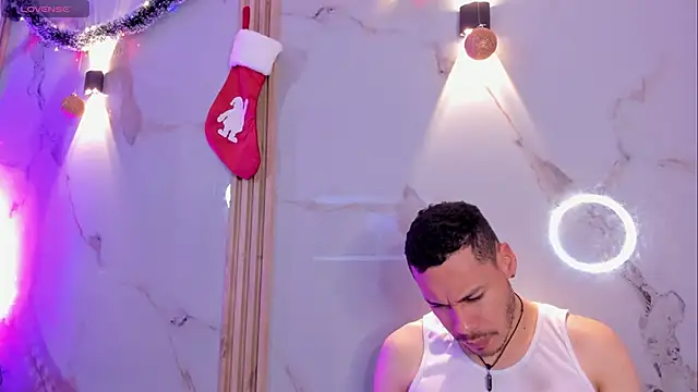 Aron and molly online show from 12.20.25