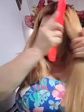 Snapshot of karlaanqui1 chatting on 12.17.25 karlaanqui1 online show from 12.17.25