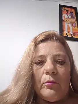 Snapshot of karlaanqui1 chatting on 04.17.26 karlaanqui1 online show from 04.17.26