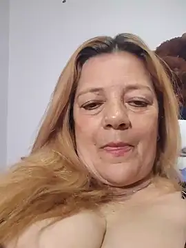 Snapshot of karlaanqui1 chatting on 05.31.26 karlaanqui1 online show from 05.31.26