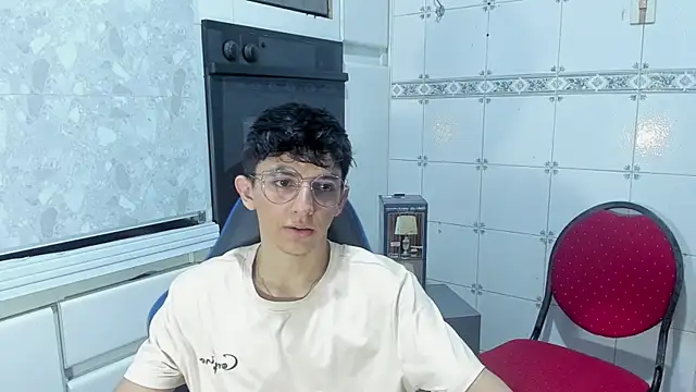 Snapshot of ElanGiraldo chatting on 06.13.26 ElanGiraldo online show from 06.13.26