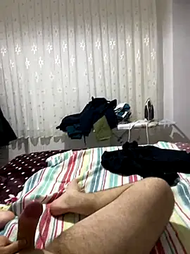 Snapshot of rapliis chatting on 12.15.25 rapliis online show from 12.15.25