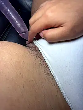 Snapshot of Couuple2004 chatting on 11.14.25 Couuple2004 online show from 11.14.25