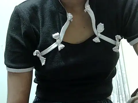 Snapshot of SEXY_PRIYA83 chatting on 04.28.26 SEXY PRIYA83 online show from 04.28.26