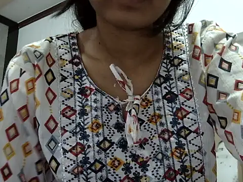 Snapshot of SEXY_PRIYA83 chatting on 05.04.26 SEXY PRIYA83 online show from 05.04.26