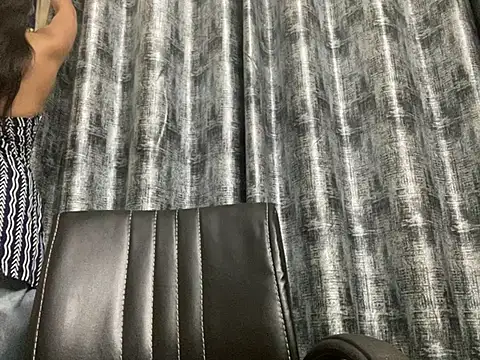 Snapshot of SEXY_PRIYA83 chatting on 06.23.26 SEXY PRIYA83 online show from 06.23.26