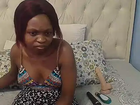 Snapshot of SweetLinaX chatting on 11.16.25 SweetLinaX online show from 11.16.25