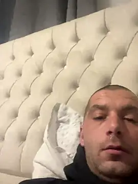 Snapshot of Kinkycouple142 chatting on 11.12.25 Kinkycouple142 online show from 11.12.25