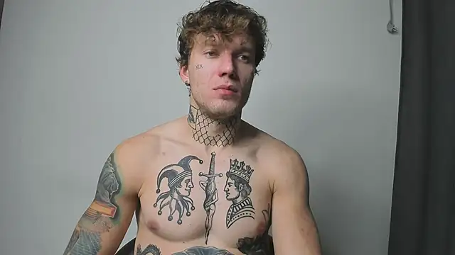 Snapshot of Huntall77 chatting on 11.15.25 Huntall77 online show from 11.15.25