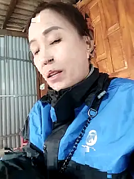 Feeling-hot online show from 11.14.25