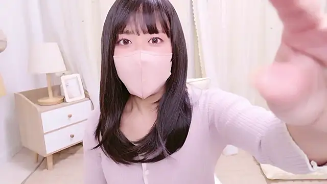 Snapshot of KAZUNAxo chatting on 11.13.25 KAZUNAxo online show from 11.13.25